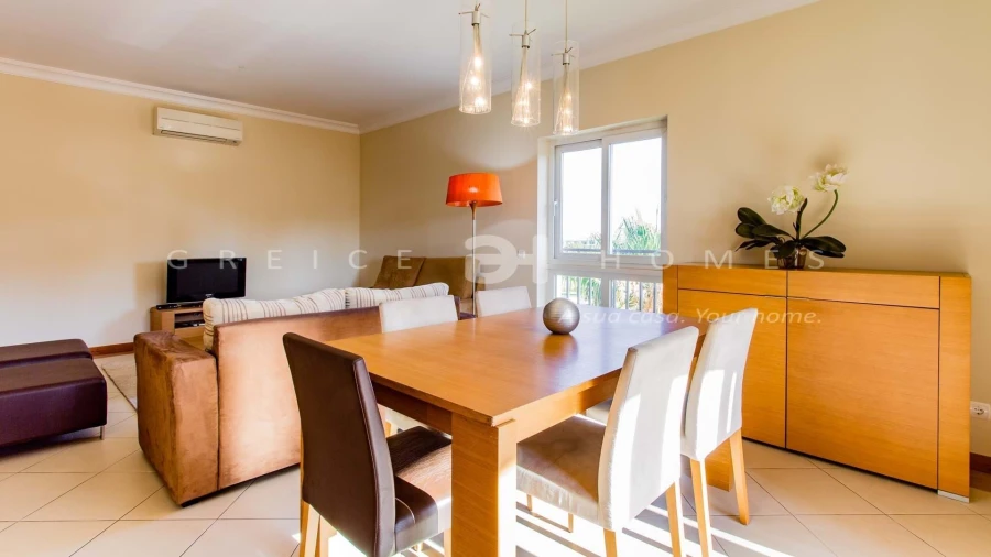 Apartamento T2 para Venda em Quarteira Foto 8