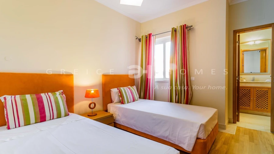 Apartamento T2 para Venda em Quarteira Foto 19