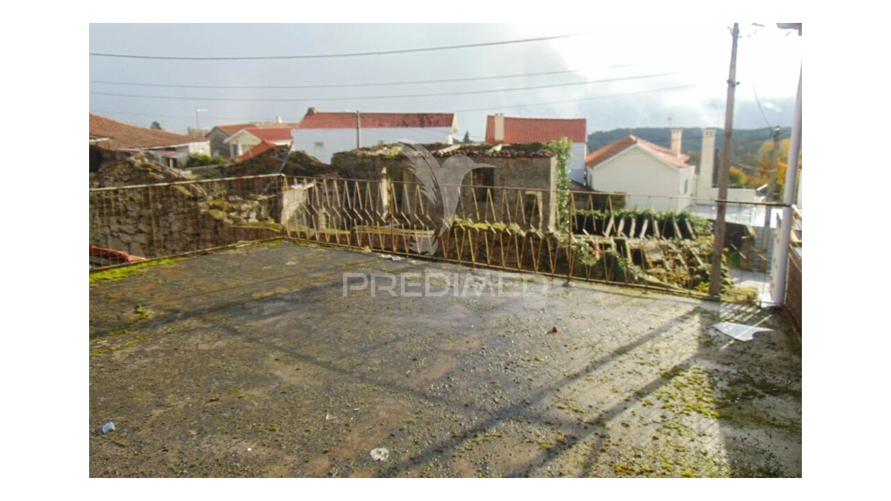 Moradia T3 para Venda em Fiolhoso Foto 14