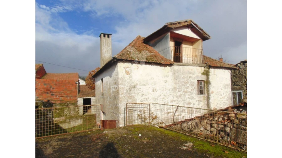 Moradia T3 para Venda em Fiolhoso