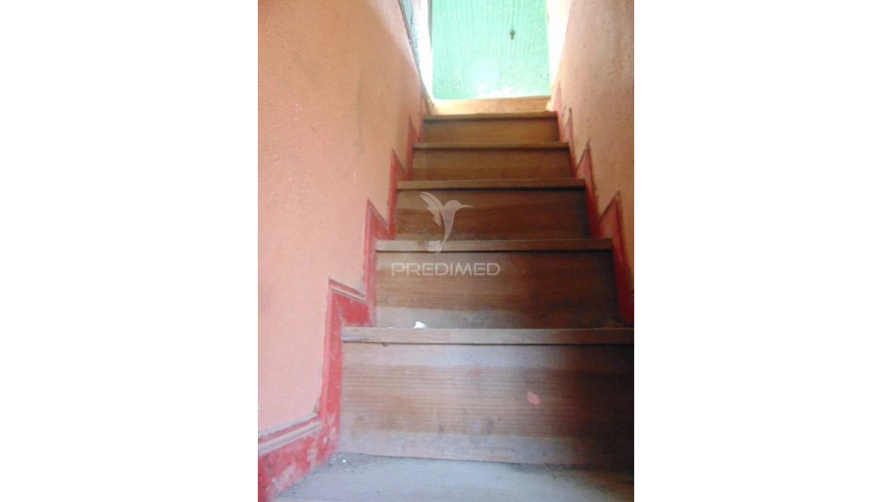 Moradia T3 para Venda em Fiolhoso Foto 10