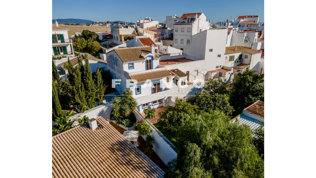Prédio para Venda em Lagos (São Sebastião e Santa Maria) Foto 33