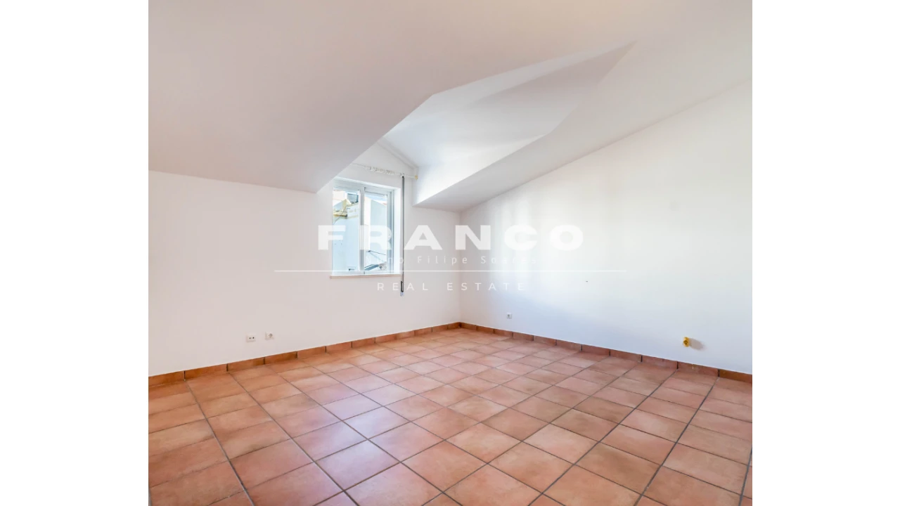 Prédio para Venda em Lagos (São Sebastião e Santa Maria) Foto 16