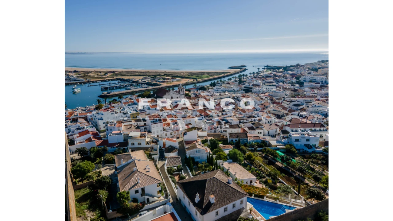 Prédio para Venda em Lagos (São Sebastião e Santa Maria) Foto 37