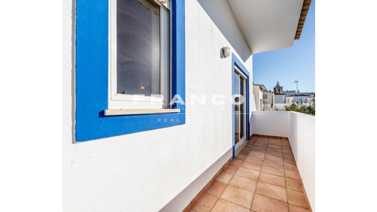 Prédio para Venda em Lagos (São Sebastião e Santa Maria) Foto 11