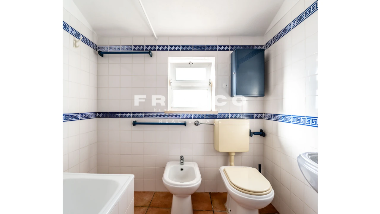 Prédio para Venda em Lagos (São Sebastião e Santa Maria) Foto 26