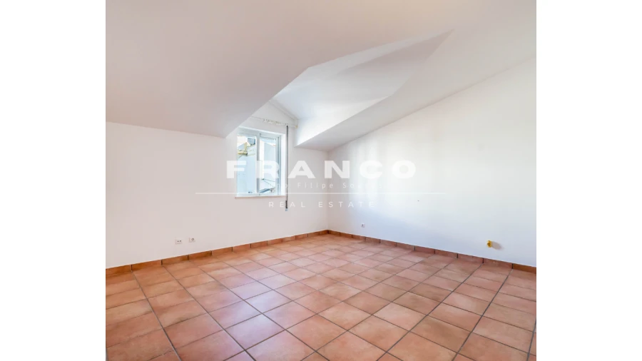 Prédio para Venda em Lagos (São Sebastião e Santa Maria) Foto 16