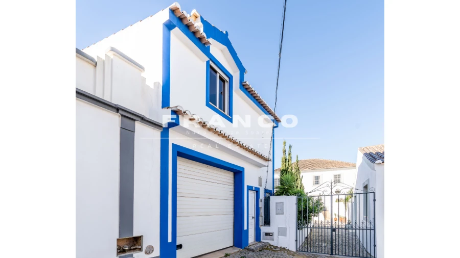 Prédio para Venda em Lagos (São Sebastião e Santa Maria) Foto 5