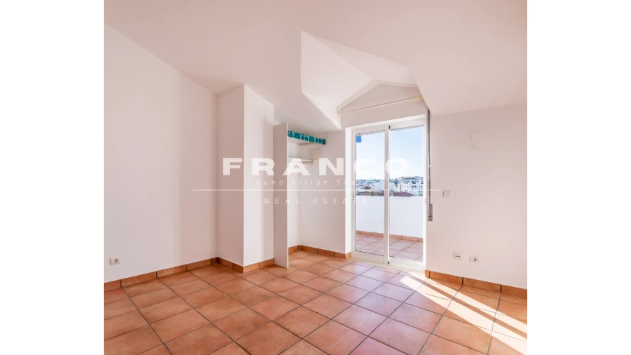 Prédio para Venda em Lagos (São Sebastião e Santa Maria) Foto 19