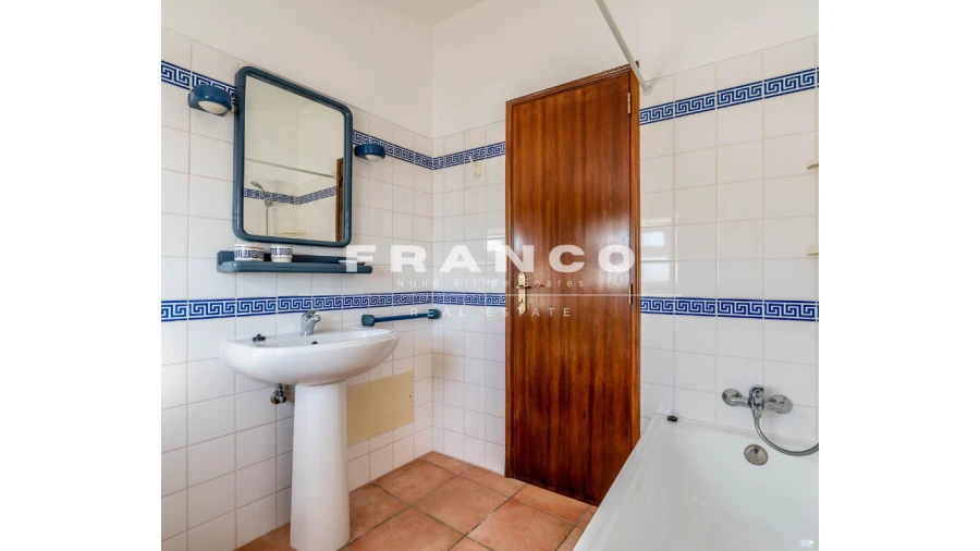 Prédio para Venda em Lagos (São Sebastião e Santa Maria) Foto 27