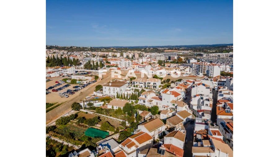 Prédio para Venda em Lagos (São Sebastião e Santa Maria) Foto 38