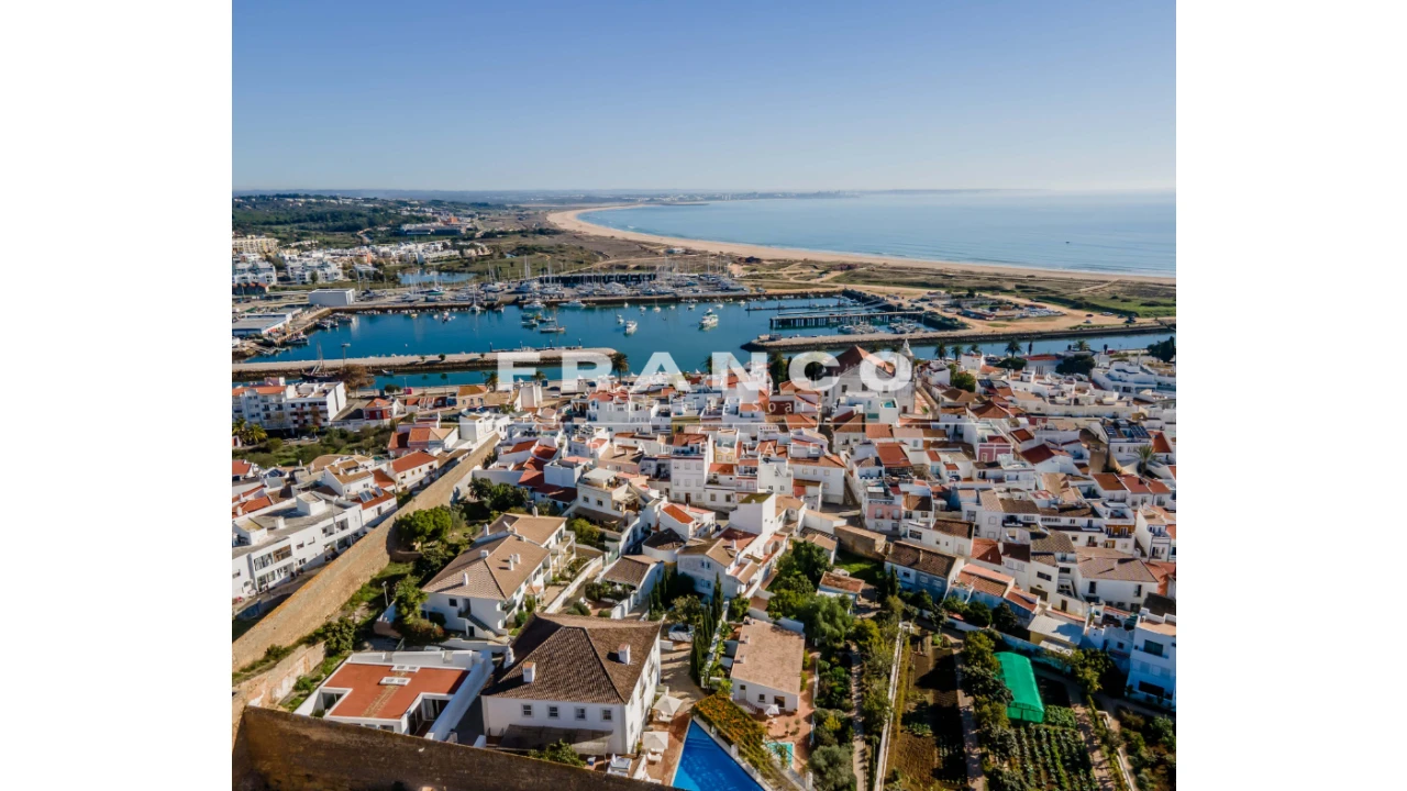 Prédio para Venda em Lagos (São Sebastião e Santa Maria) Foto 34