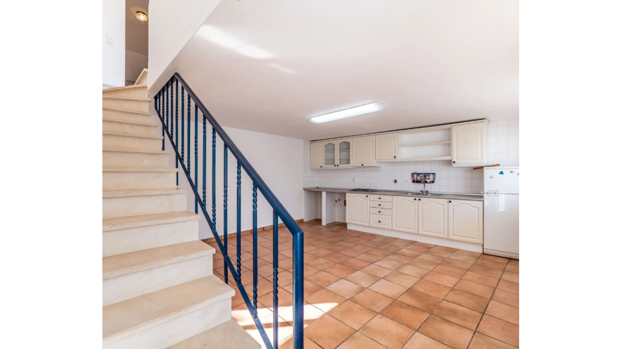 Prédio para Venda em Lagos (São Sebastião e Santa Maria) Foto 25