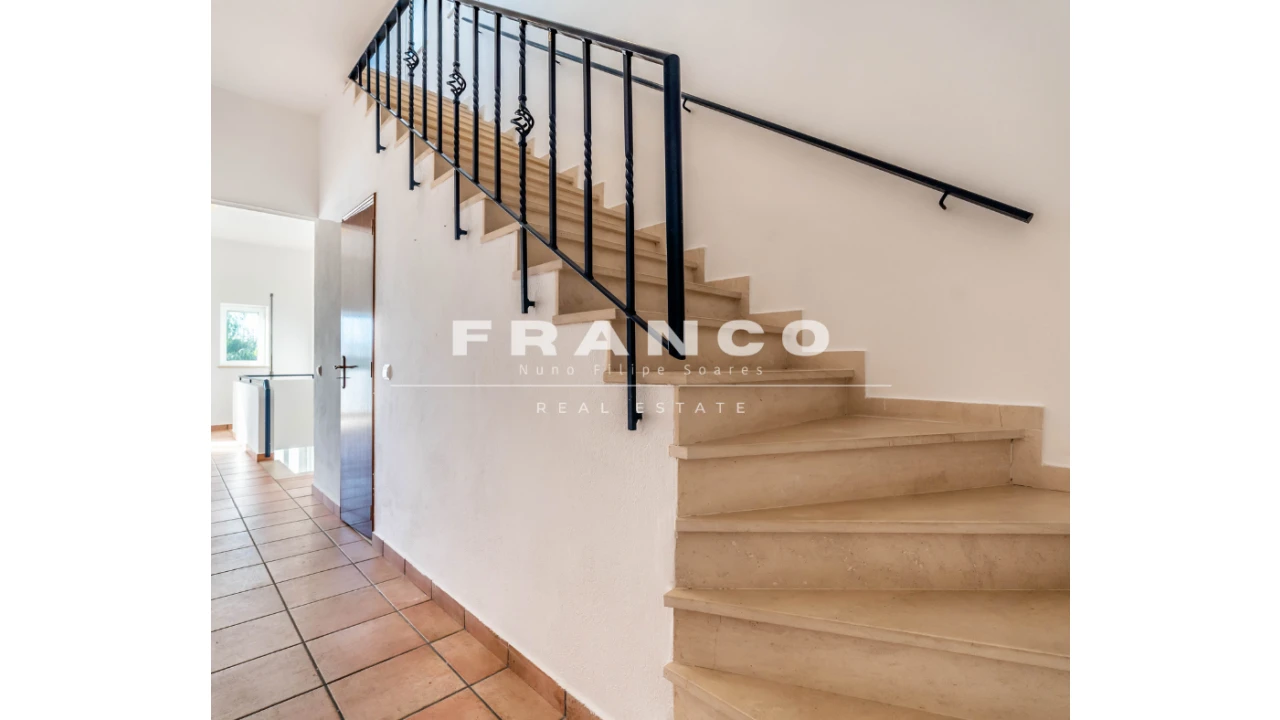 Prédio para Venda em Lagos (São Sebastião e Santa Maria) Foto 12