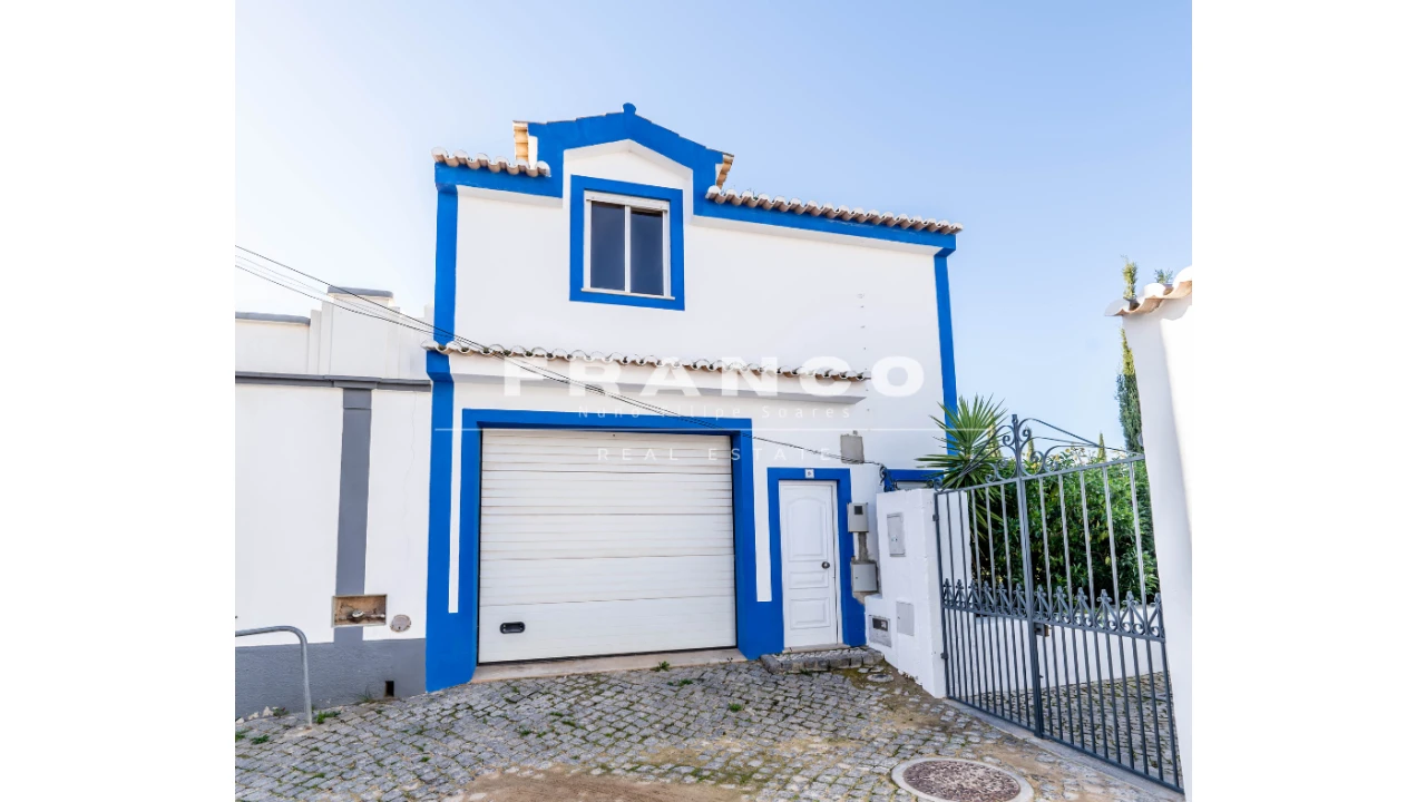 Prédio para Venda em Lagos (São Sebastião e Santa Maria) Foto 13