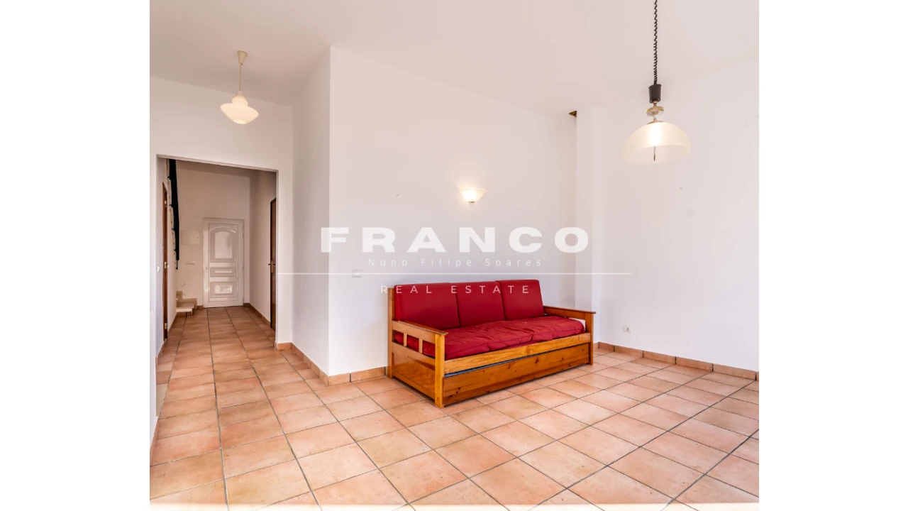 Prédio para Venda em Lagos (São Sebastião e Santa Maria) Foto 8