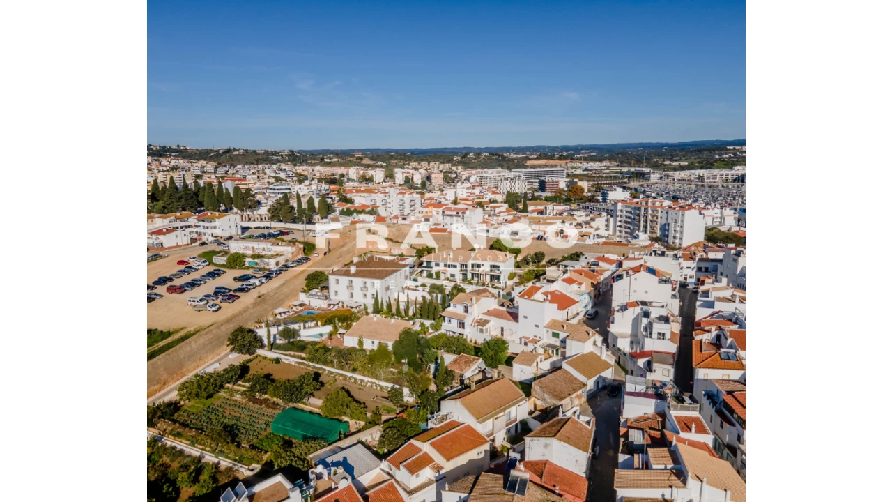 Prédio para Venda em Lagos (São Sebastião e Santa Maria) Foto 38