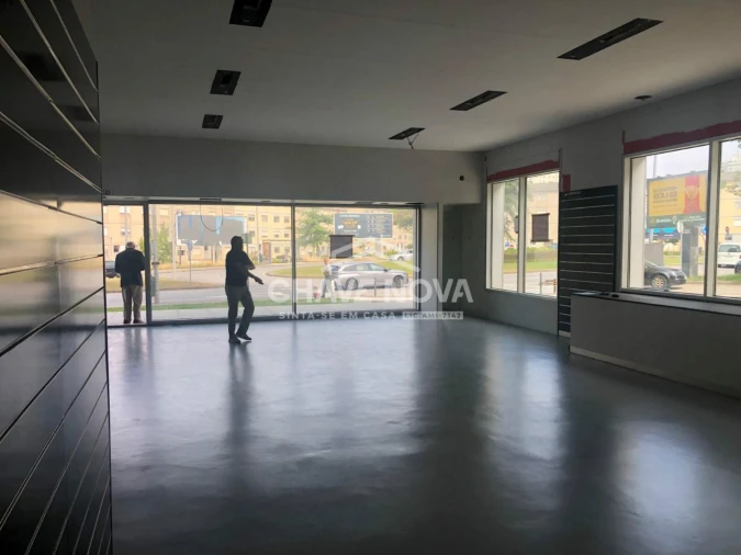 Loja para Arrendamento em Lordelo do Ouro e Massarelos Foto 7