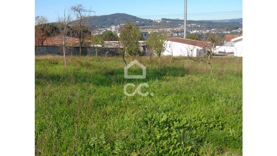 Terreno para Venda em Serzedelo Foto 1