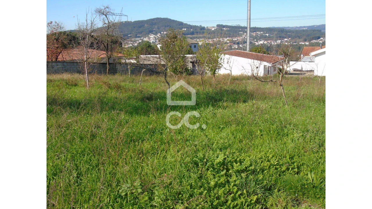 Terreno para Venda em Serzedelo Foto 1