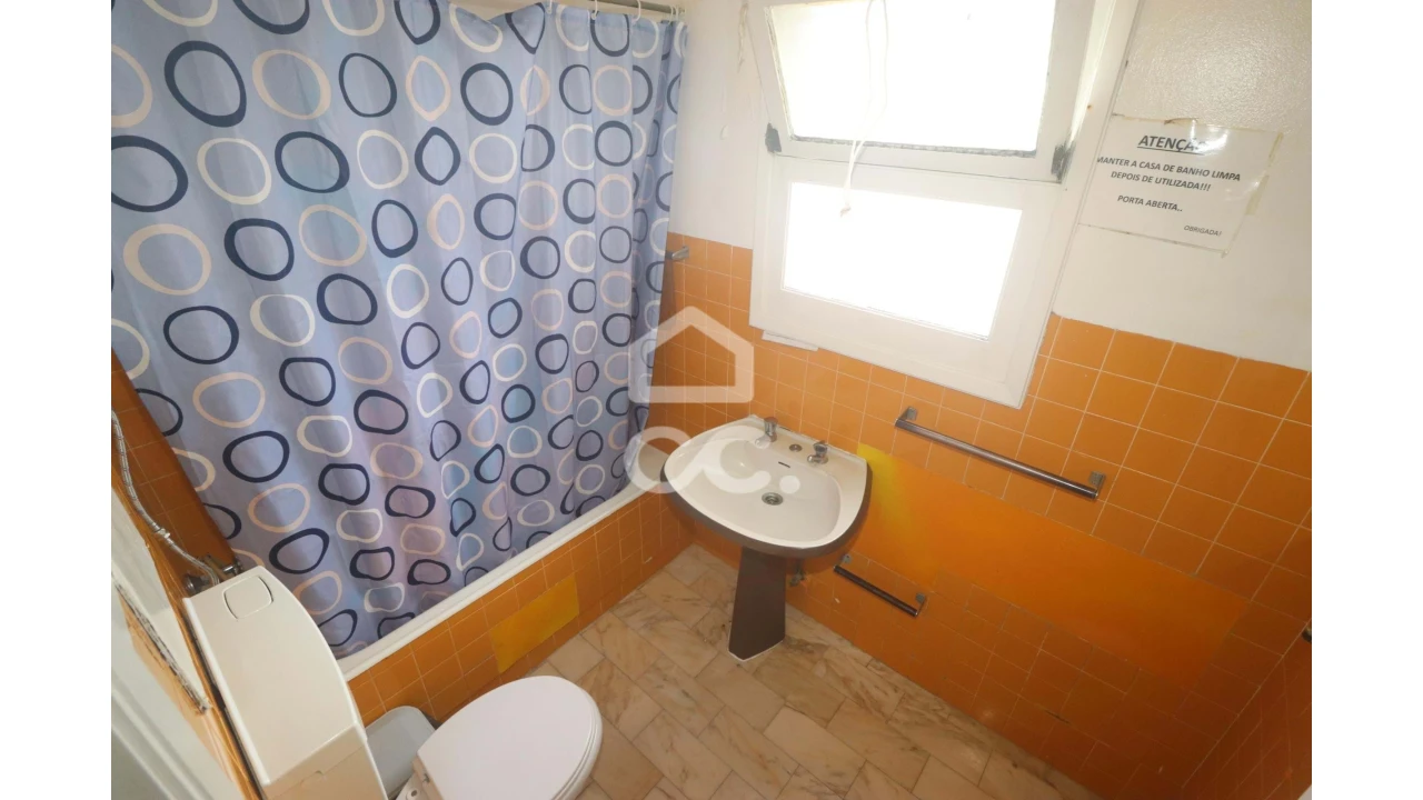 Moradia T6 para Venda em Ponta Delgada (São Pedro) Foto 16