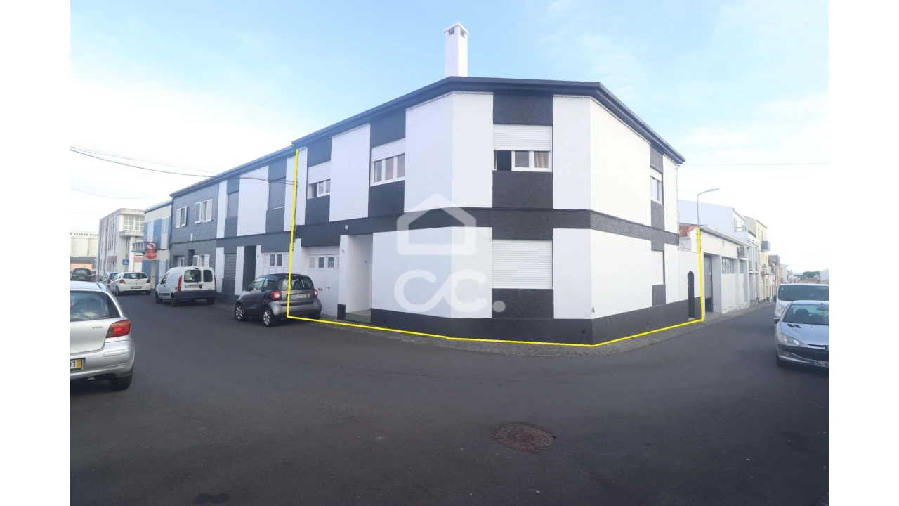 Moradia T6 para Venda em Ponta Delgada (São Pedro) Foto 21