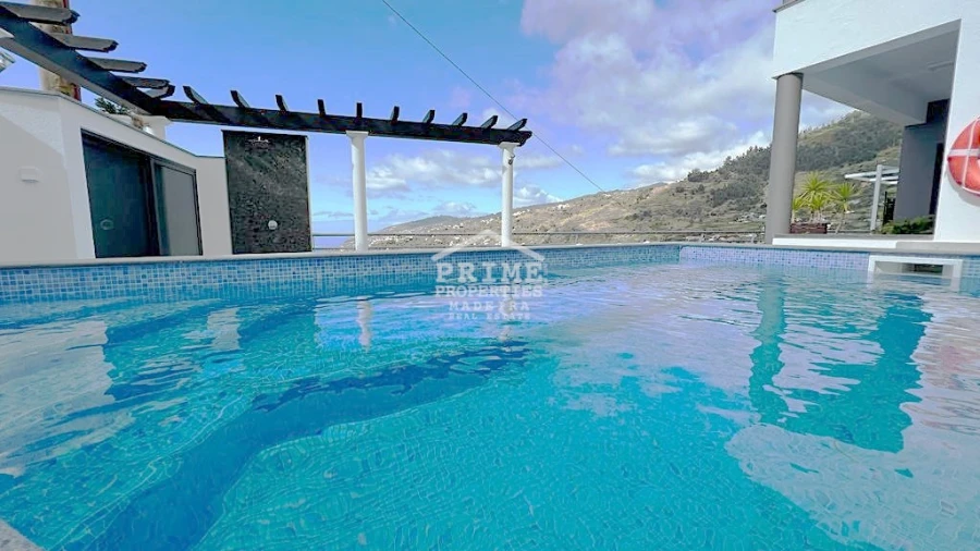 Moradia T3 para Venda em Arco da Calheta Foto 17