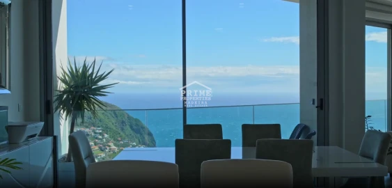 Moradia T2 para Venda em Arco da Calheta