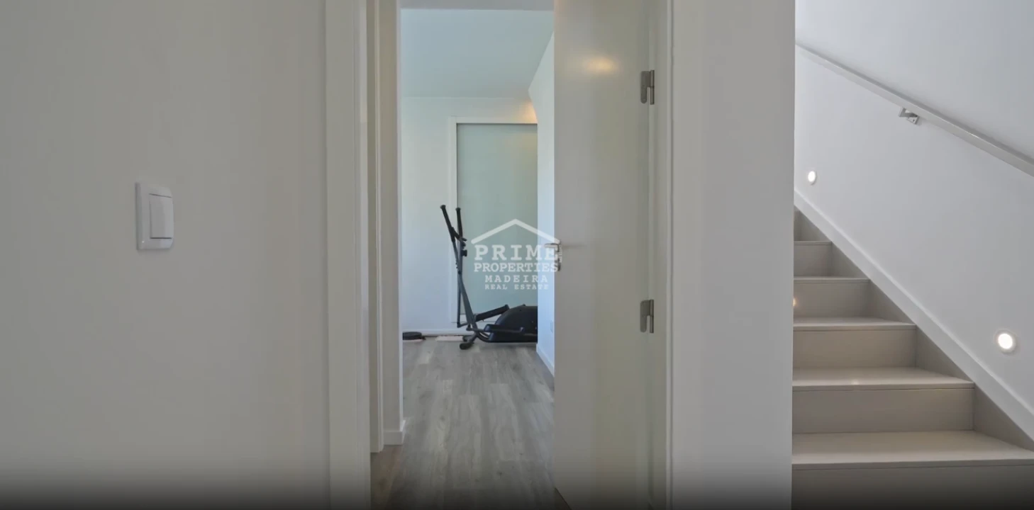 Moradia T2 para Venda em Arco da Calheta Foto 16