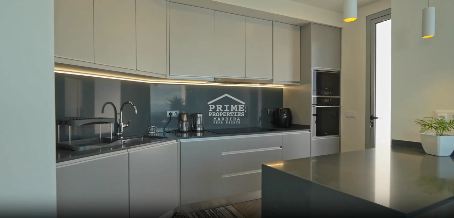 Moradia T2 para Venda em Arco da Calheta Foto 14