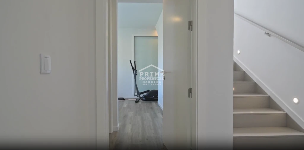 Moradia T2 para Venda em Arco da Calheta Foto 16