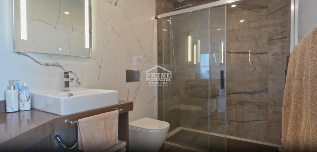 Moradia T2 para Venda em Arco da Calheta Foto 21