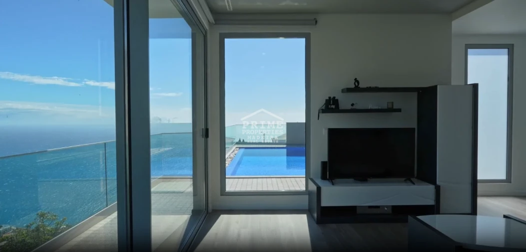 Moradia T2 para Venda em Arco da Calheta Foto 12