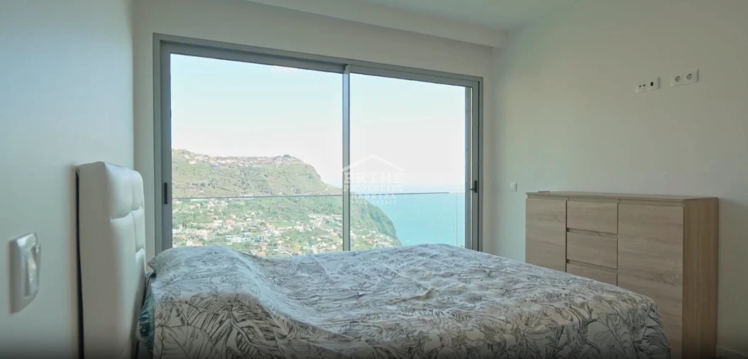 Moradia T2 para Venda em Arco da Calheta Foto 17