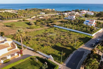 Terreno para Venda em Albufeira e Olhos de Água