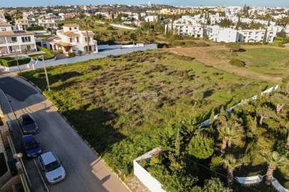 Terreno para Venda em Albufeira e Olhos de Água