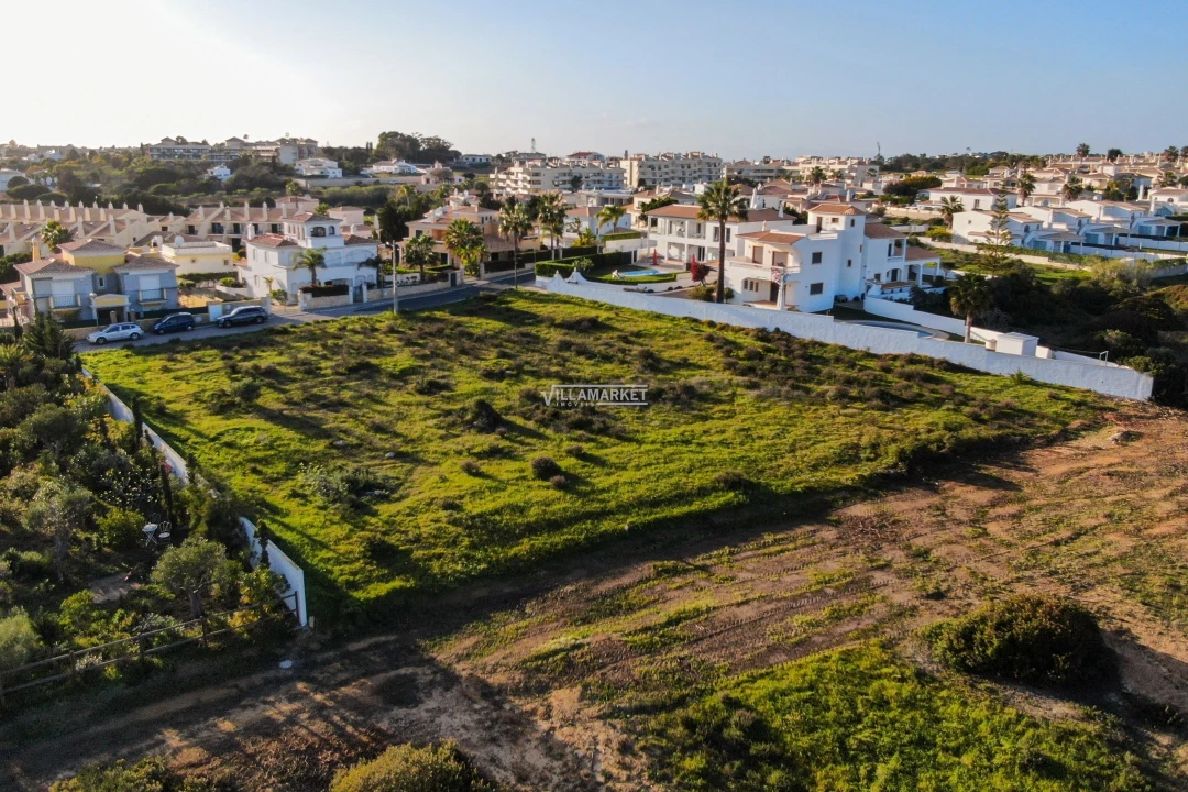Terreno para Venda em Albufeira e Olhos de Água Foto 3