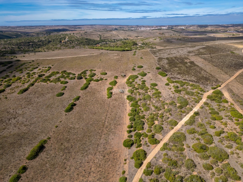 Terreno para Venda em Vila do Bispo e Raposeira Foto 1