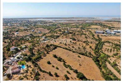 Terreno para Venda em Quelfes