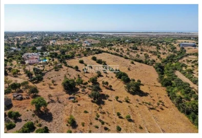 Terreno para Venda em Quelfes