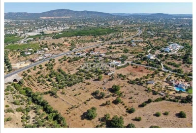 Terreno para Venda em Quelfes