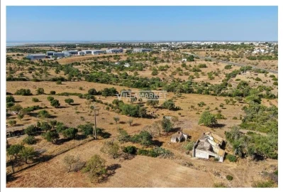 Terreno para Venda em Quelfes