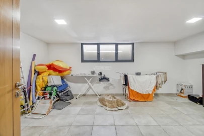 Moradia T4 para Venda em Quarteira