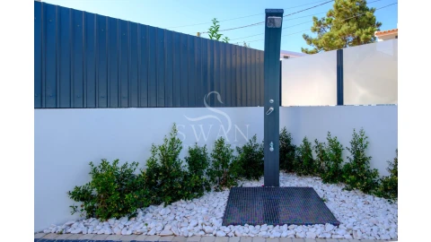 Moradia T4 para Venda em Charneca de Caparica e Sobreda