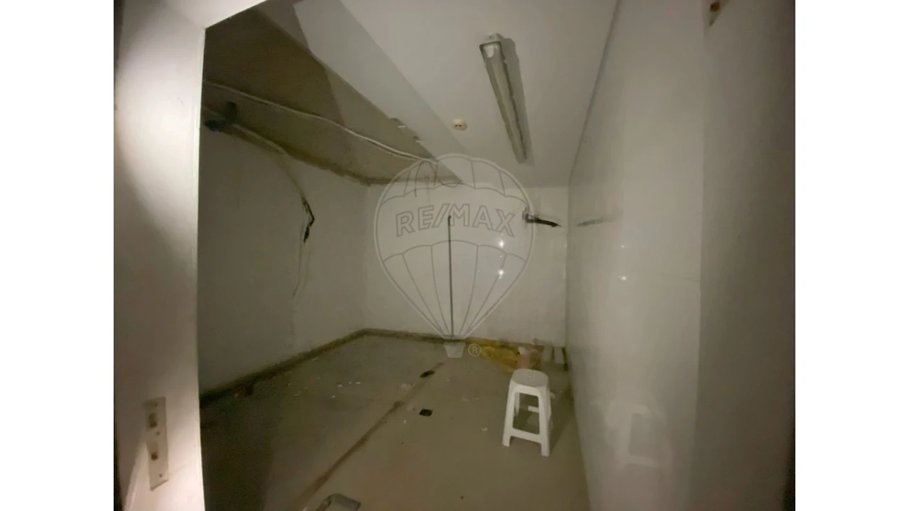 Negócio para Venda em Leiria, Pousos, Barreira e Cortes Foto 15