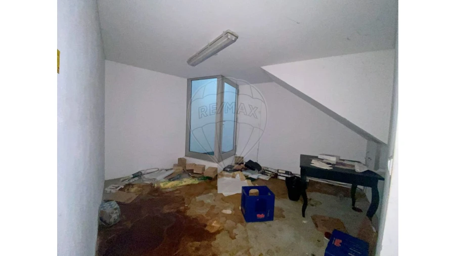 Negócio para Venda em Leiria, Pousos, Barreira e Cortes Foto 16