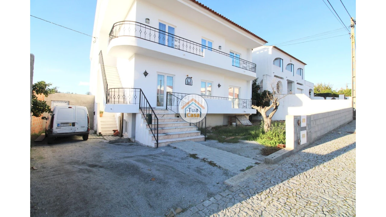 Moradia T4 para Venda em Nossa Senhora da Vila, Nossa Senhora do Bispo e Silveiras Foto 1