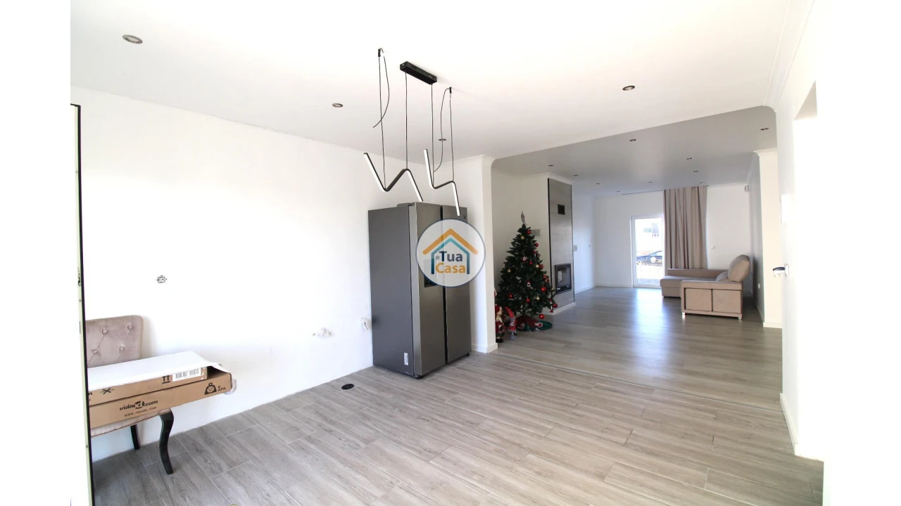 Moradia T4 para Venda em Nossa Senhora da Vila, Nossa Senhora do Bispo e Silveiras Foto 19