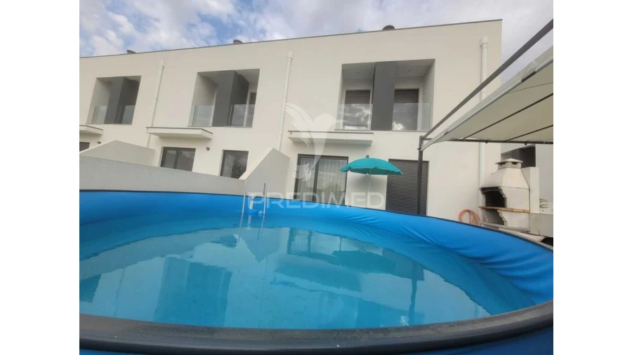 Moradia T3 para Venda em Ribeirão Foto 4