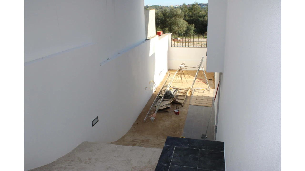 Moradia T4 para Venda em Vialonga Foto 52